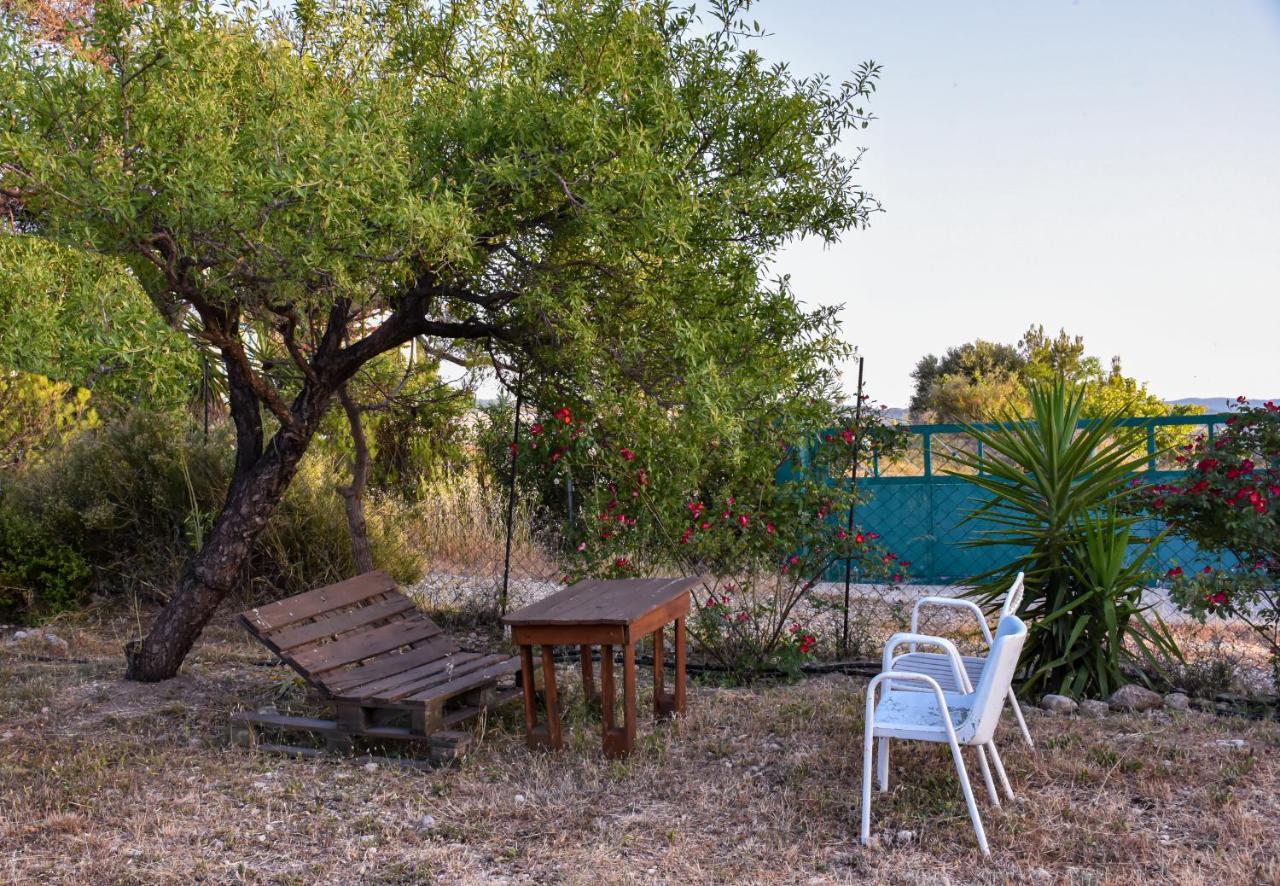 Drolma Ling Nature Cabins Theológos Екстериор снимка